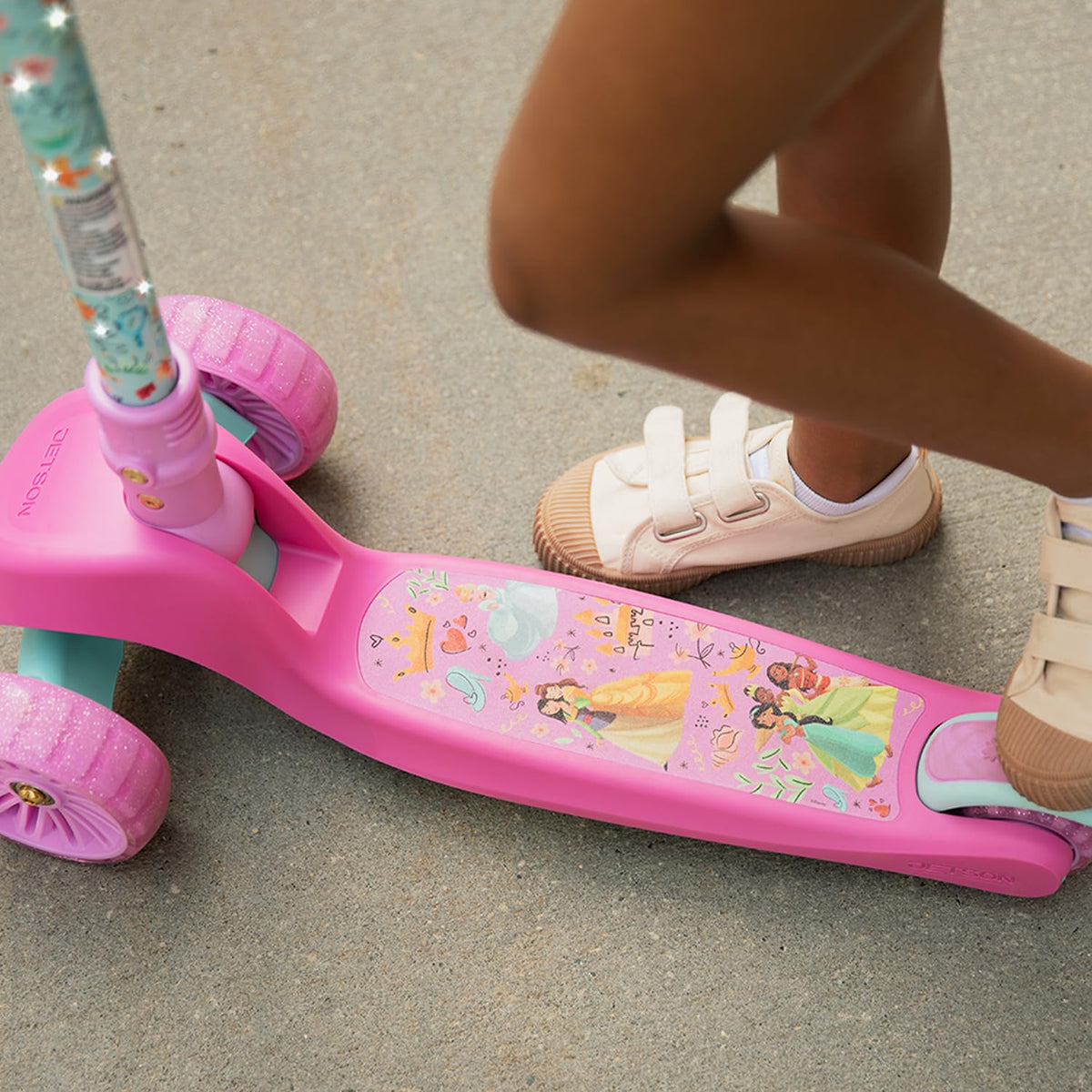 Kids Kick Scooter with LED Lights and Light-Up Wheels F160011